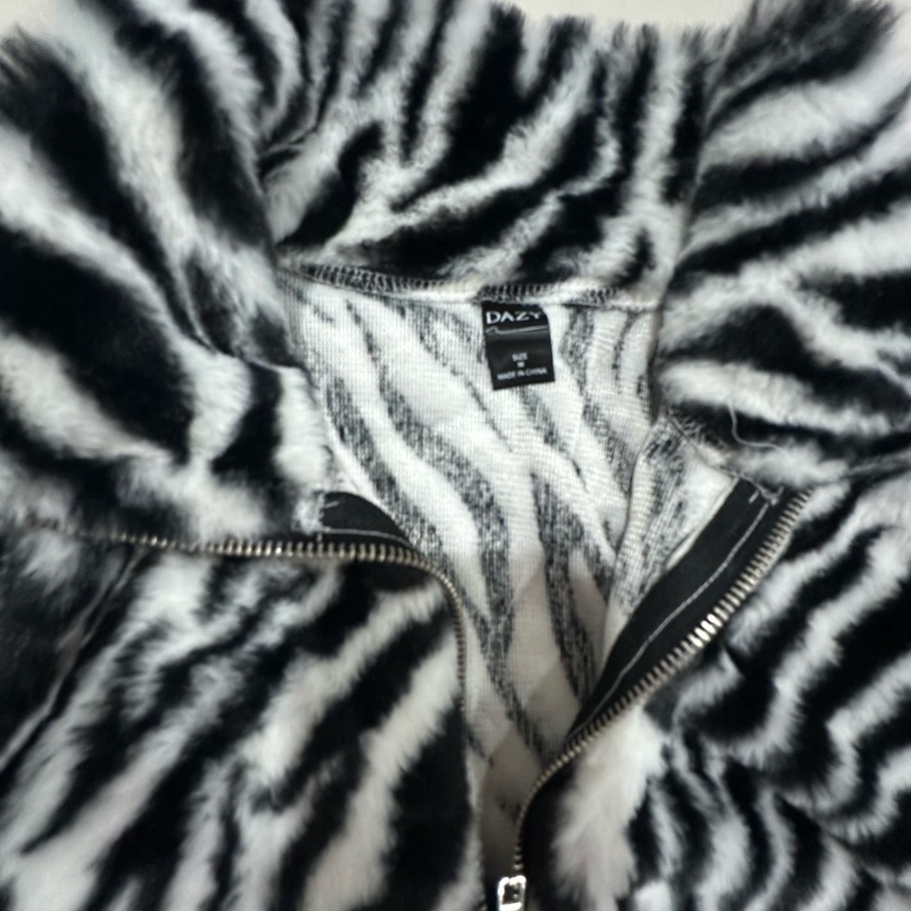Zebra Zip Up - Picture 3 of 3